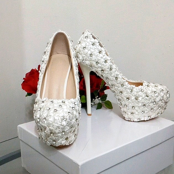 NIB🎁FREE GIFT INCLUDED🎁 NWT Rhinestones Embroidery Stiletto High Heels Pumps - Picture 10 of 16